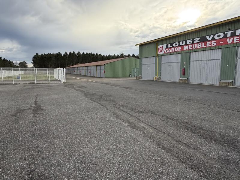 Entrepôt - 5 415 m²