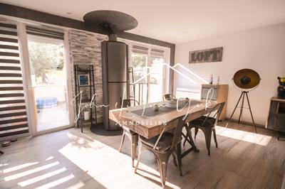 Maison - 136 m² - 6 pièces