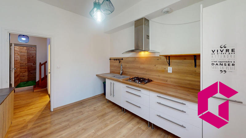 Maison - 92 m² - 4 pièces