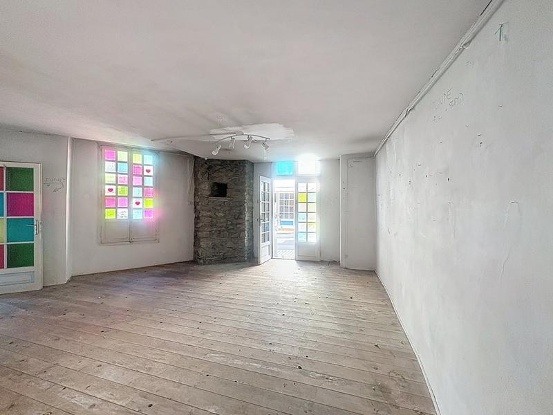 Maison - 155 m² - 11 pièces