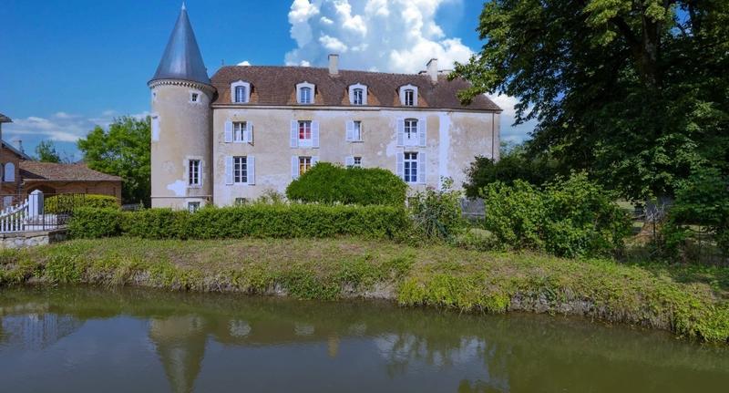 Manoir - 1 700 m² - 35 pièces