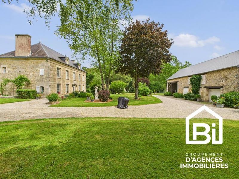 Propriété - 290 m² - 7 pièces