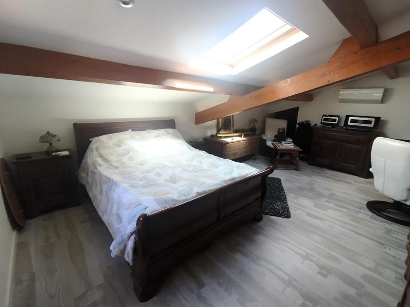 Maison - 260 m² - 8 pièces