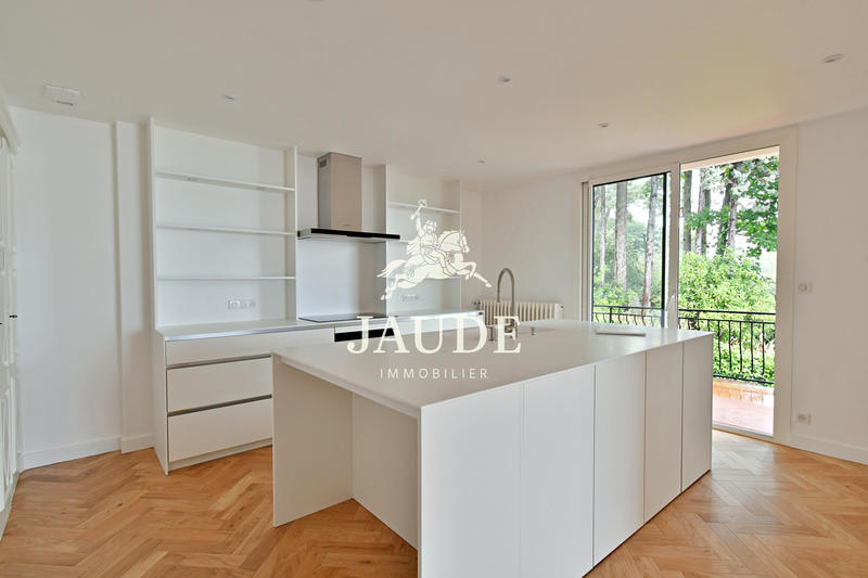 Appartement - 202 m² - 5 pièces