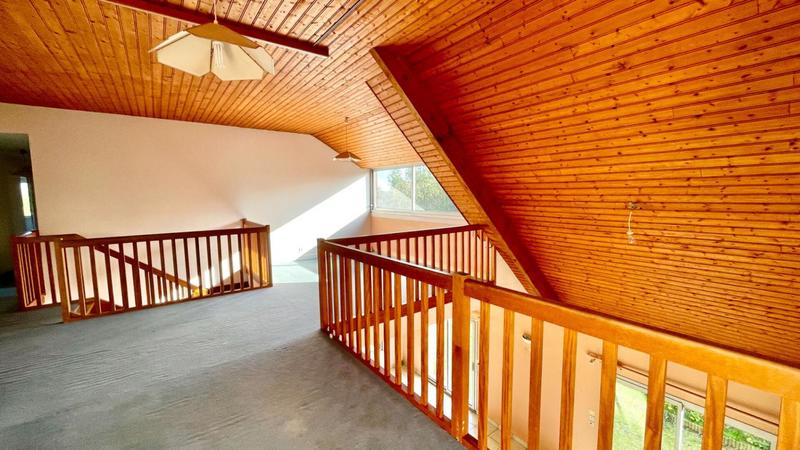 Maison - 329 m² - 11 pièces