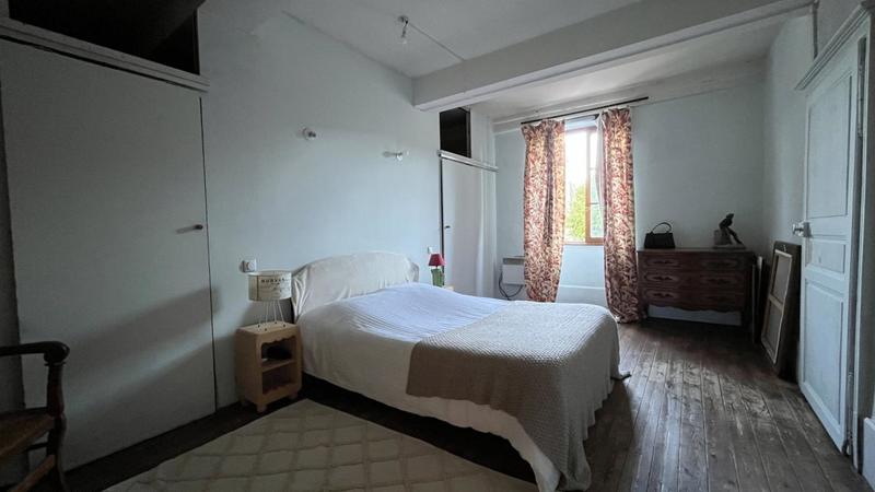 Château - 230 m² - 7 pièces