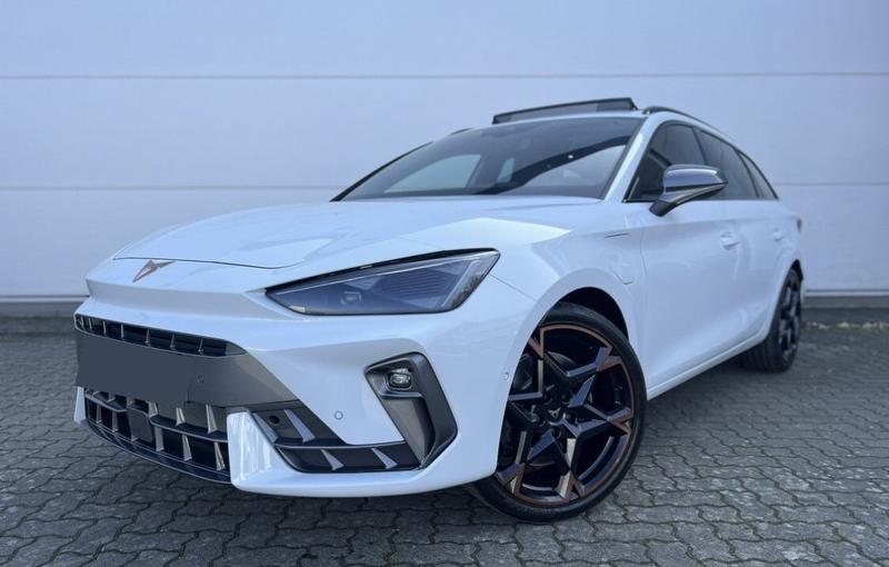 Cupra Leon St Vz 272 Hybrid Rechargeable / Toit Pano Ouvrant Coffre et Seieges Elec Keyless Sennheiser