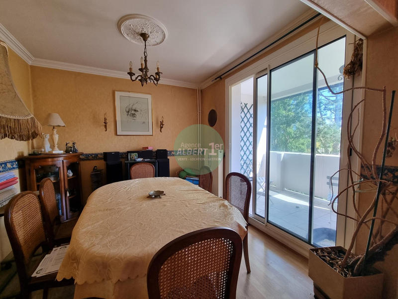 Appartement - 104 m² - 4 pièces