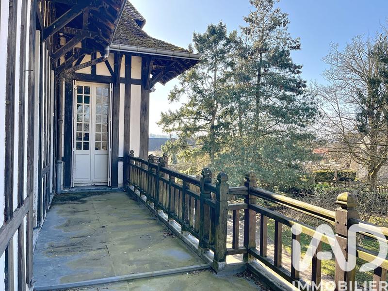 Maison - 453 m² - 12 pièces