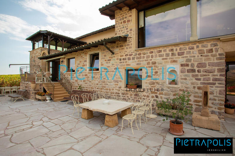 Maison ancienne - 400 m² - 16 pièces