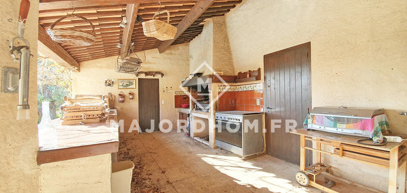 Maison - 330 m² - 8 pièces