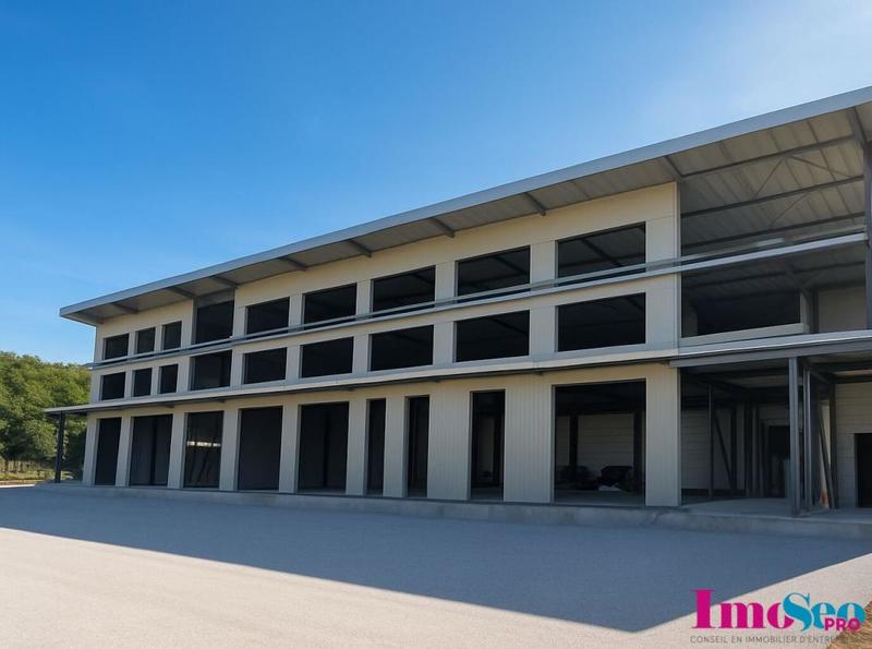 Local d'activité / Entrepôt - 438 m²