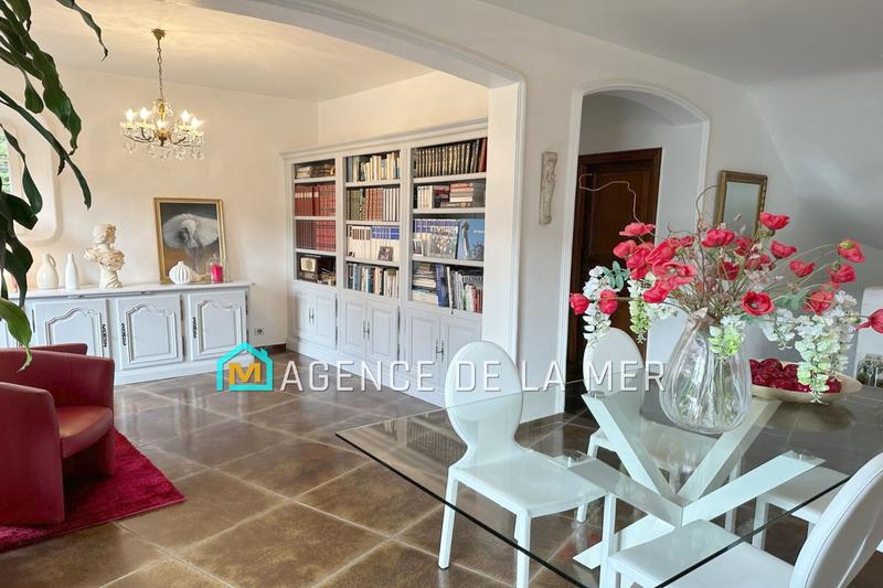 Maison - 210 m² - 6 pièces
