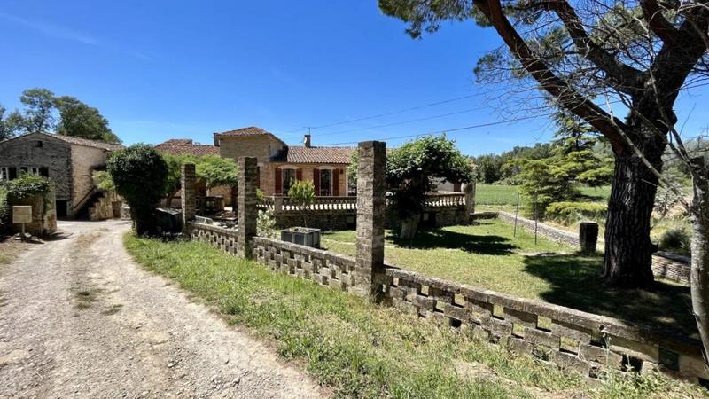 Propriété - 230 m² - 8 pièces