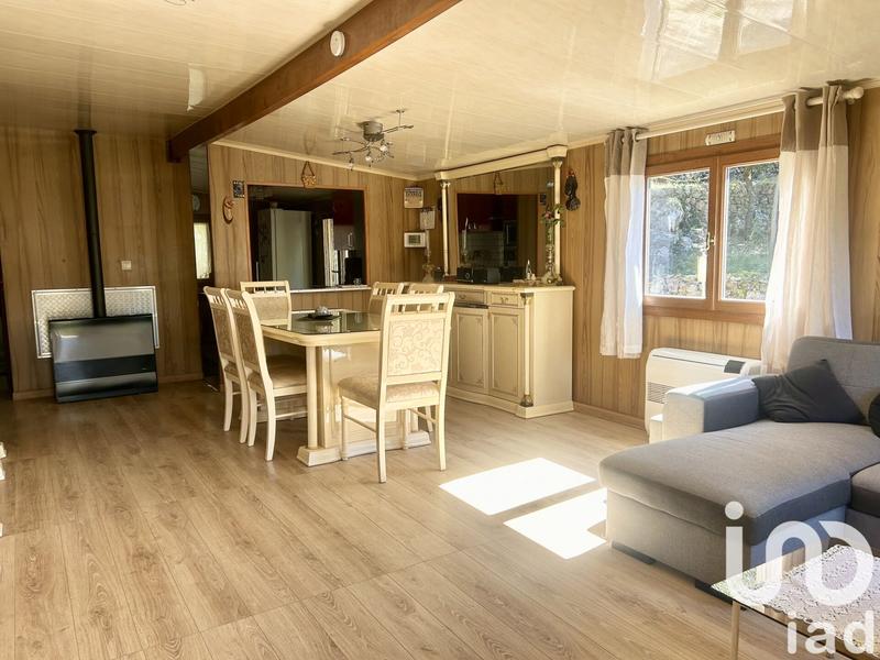 Maison - 14 000 m² - 4 pièces