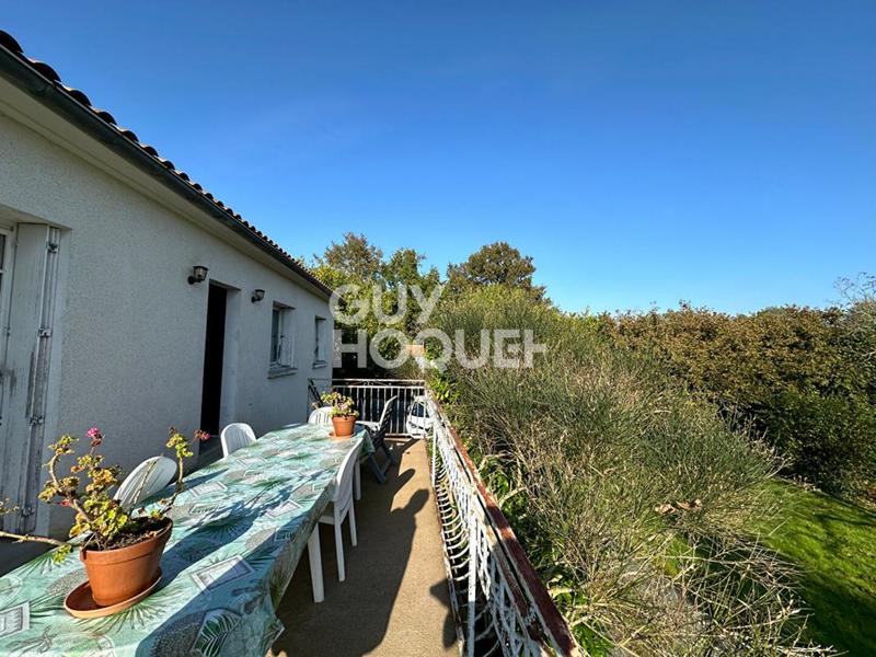 Maison - 170 m² - 9 pièces