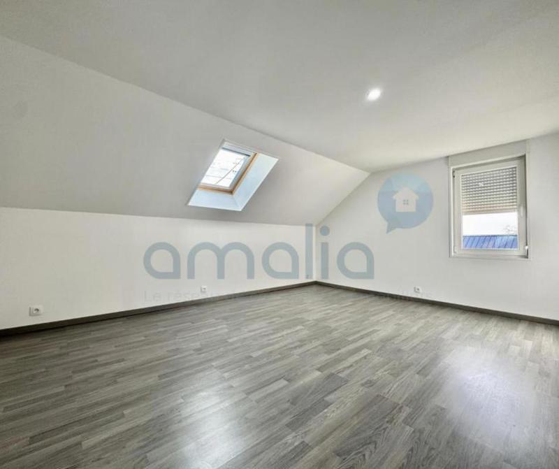 Maison - 245 m² - 8 pièces