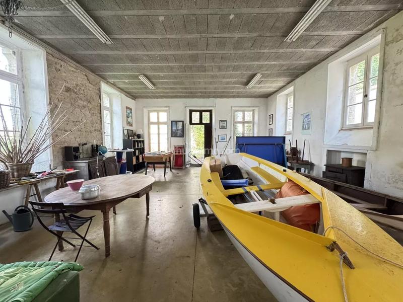 Maison - 250 m² - 8 pièces