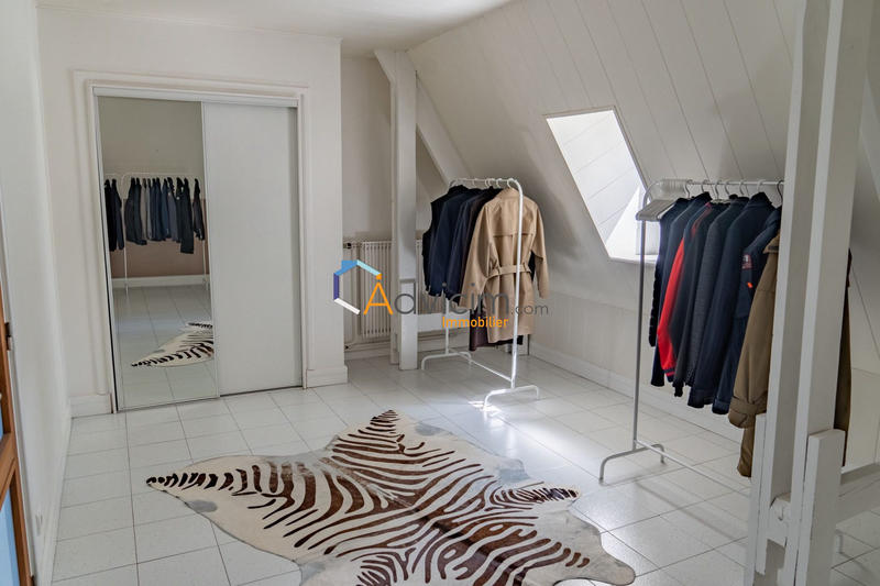 Maison - 280 m² - 7 pièces