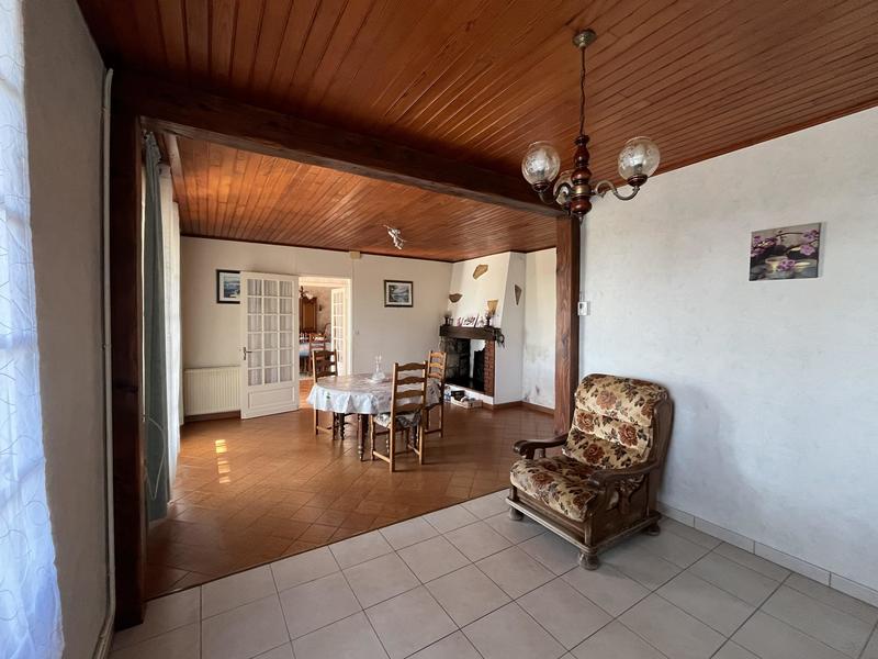 Maison en pierre - 213 m² - 9 pièces
