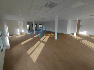 Bureau - 159 m² - 2 pièces