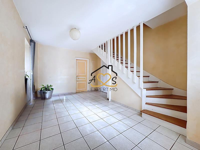 Maison - 176 m² - 9 pièces