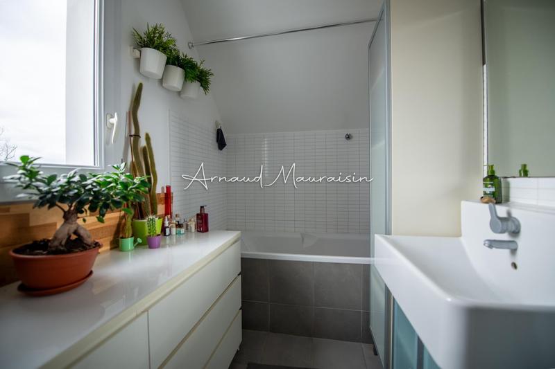 Maison - 250 m² - 8 pièces