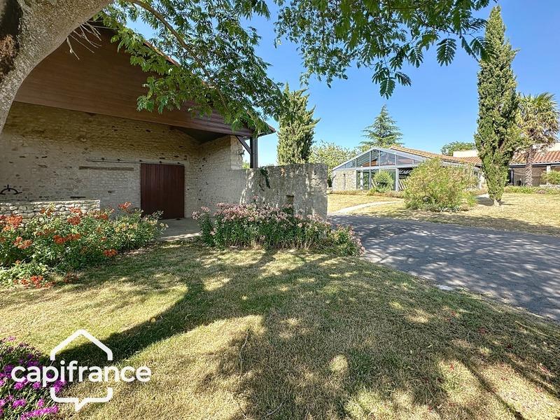 Maison - 291 m² - 12 pièces