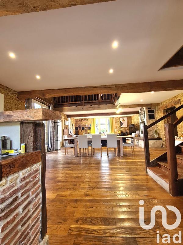 Maison - 220 m² - 6 pièces