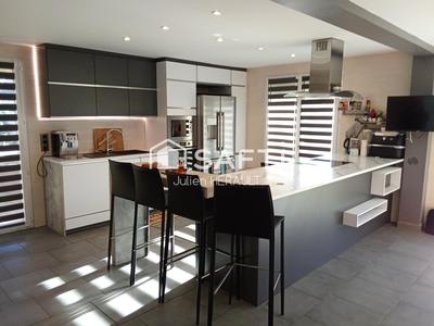 Maison - 197 m² - 7 pièces