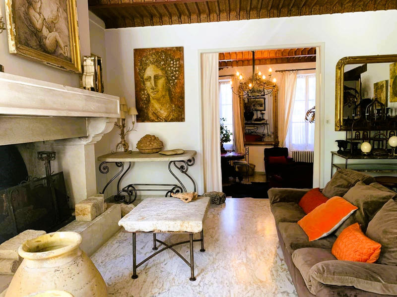 Maison - 320 m² - 12 pièces