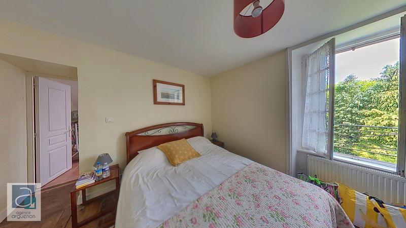 Maison - 234 m² - 11 pièces