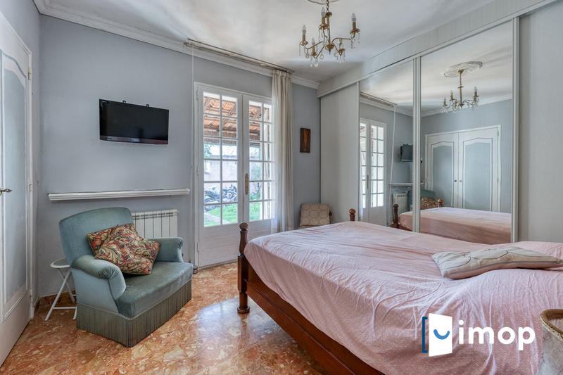 Villa - 201 m² - 11 pièces