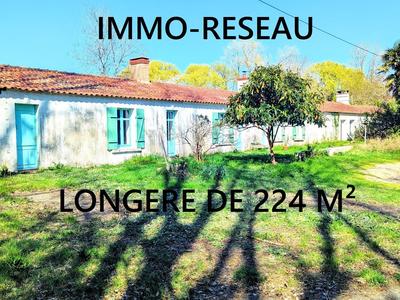Maison - 223 m² - 9 pièces