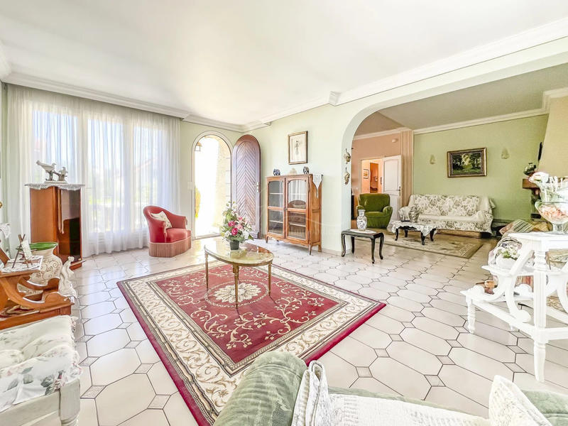 Maison - 166 m² - 7 pièces