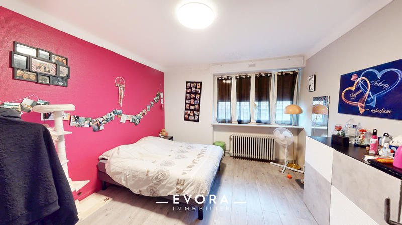 Maison - 242 m² - 10 pièces