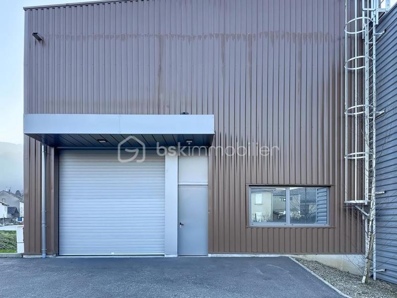 Local d'activité / Entrepôt - 341 m²