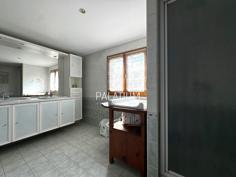 Maison traditionnelle - 129 m² - 6 pièces