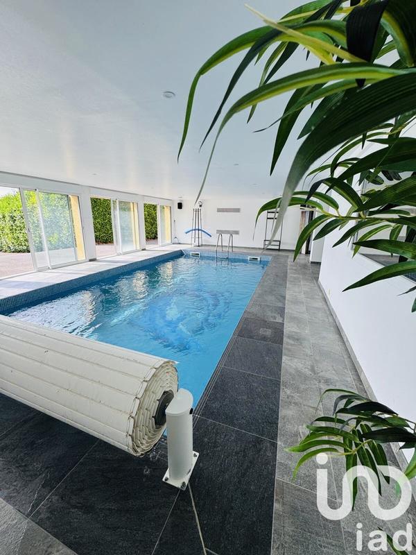 Maison - 400 m² - 8 pièces