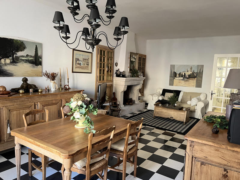 Maison - 140 m² - 5 pièces