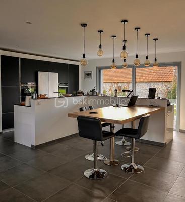 Maison - 136 m² - 4 pièces