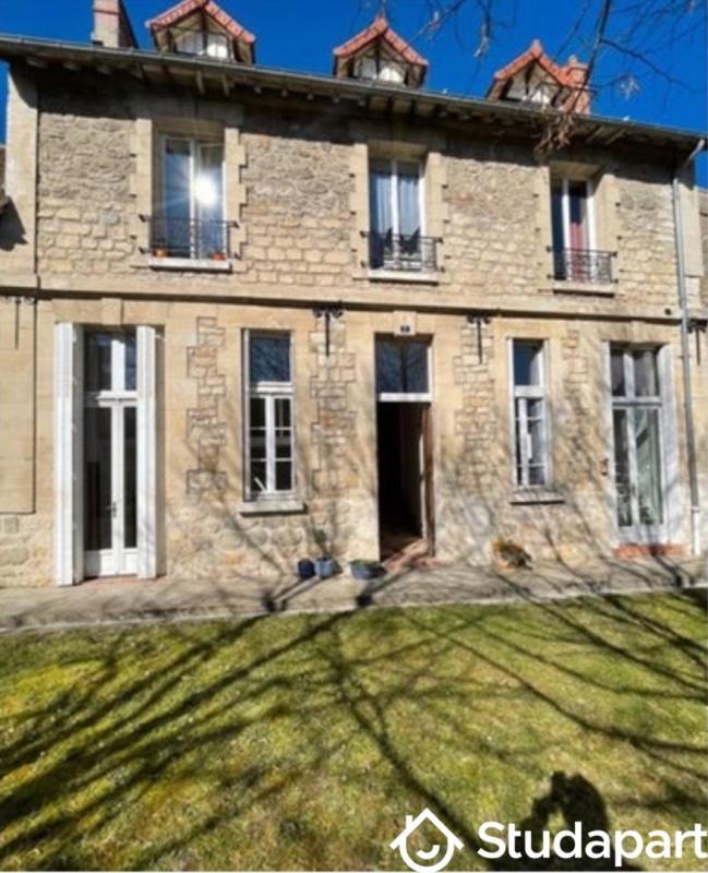 Chambre - 75 m² - 1 pièce