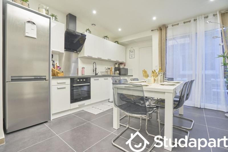 Chambre - 11 m² - 1 pièce