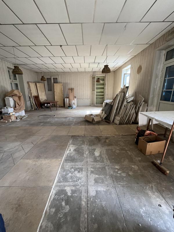 Maison - 280 m² - 9 pièces