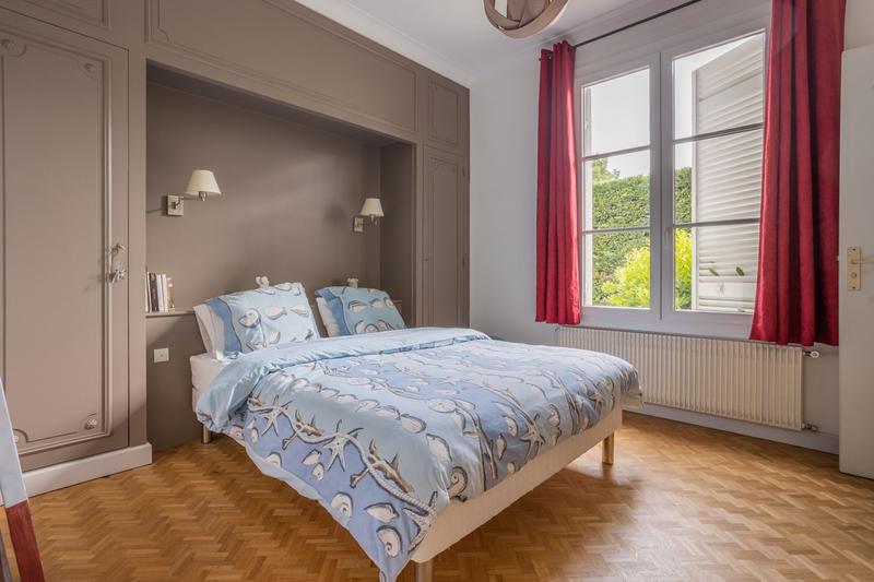 Maison - 390 m² - 10 pièces