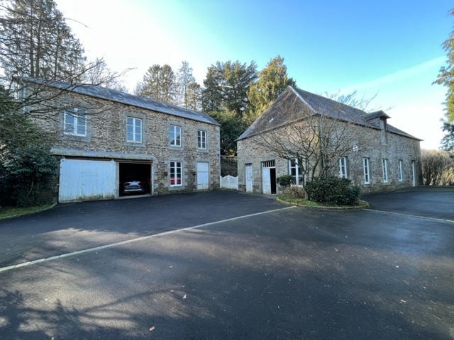 Maison - 200 m² - 9 pièces