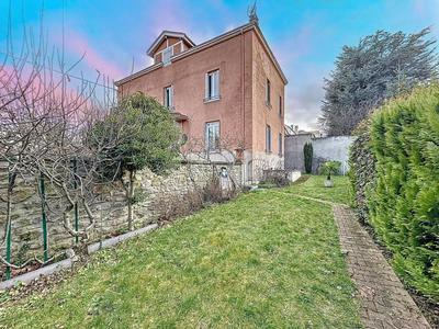 Maison - 225 m² - 5 pièces