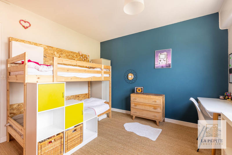 Appartement - 100 m² - 6 pièces