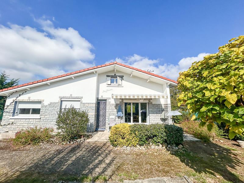 Maison - 90 m² - 5 pièces