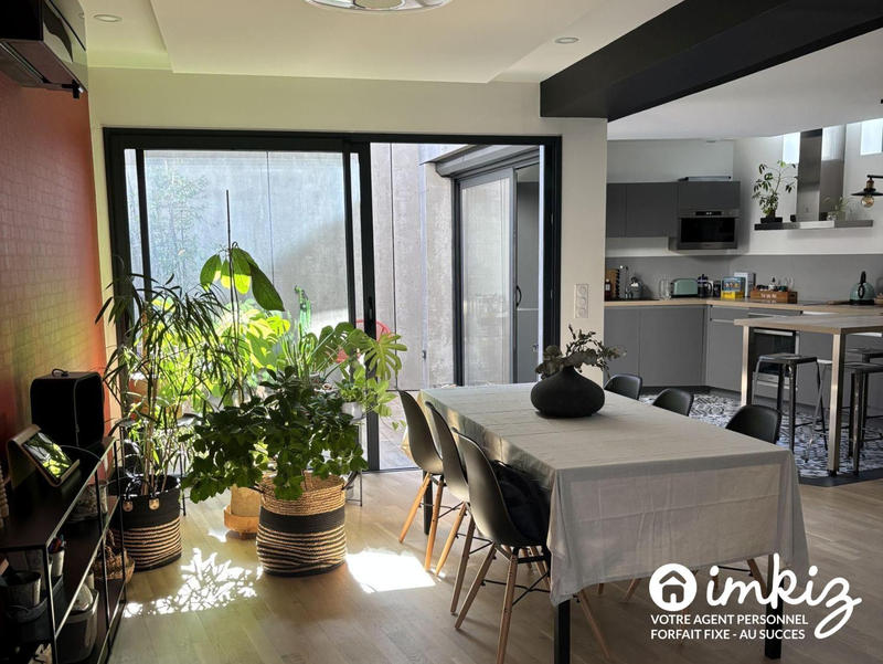 Maison - 177 m² - 7 pièces